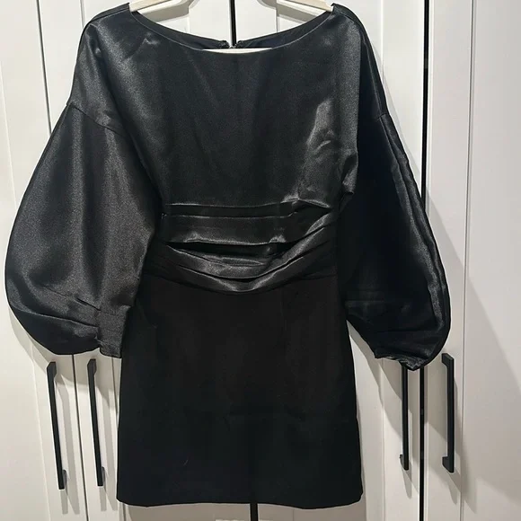 H:OURS CRISTIANO MINI DRESS - Medium / REVOLVE - Picture 3 of 8